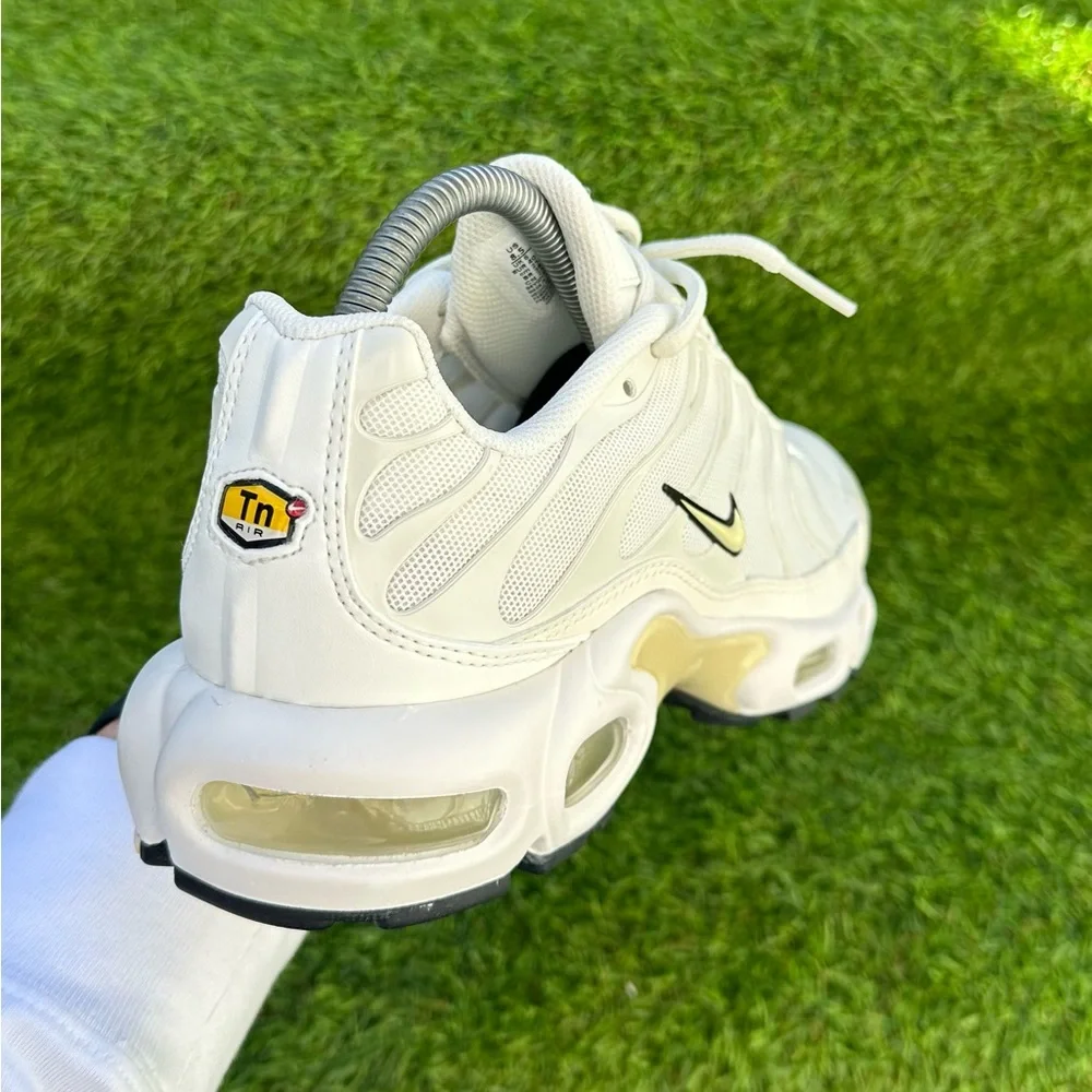 Women's Nike Air Max Plus Alabaster Brand new Shoes size 8,5 US Authentic - Picture 4 of 8